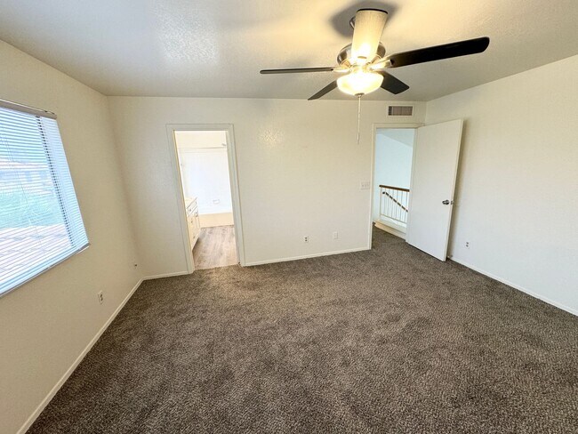 Building Photo - Stunning 4 Bedroom/2.5 Bath Home in Ahwatukee