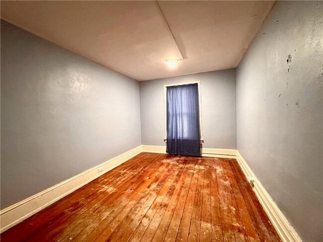 Building Photo - 49 Spruce St