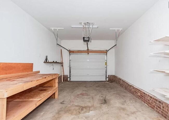 Building Photo - 6414 Hollyhock Ct