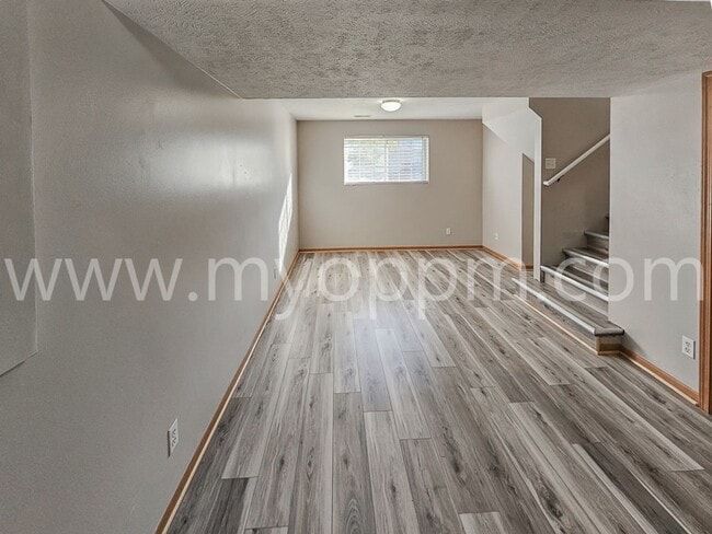 Building Photo - Gorgeous 3 Bedroom / 2 Bathroom Home | Chalco