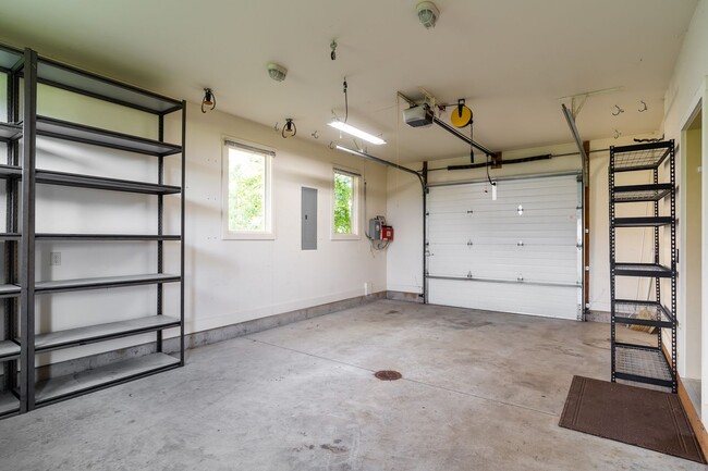 Building Photo - Fully Loaded North Bozeman Home for Lease!