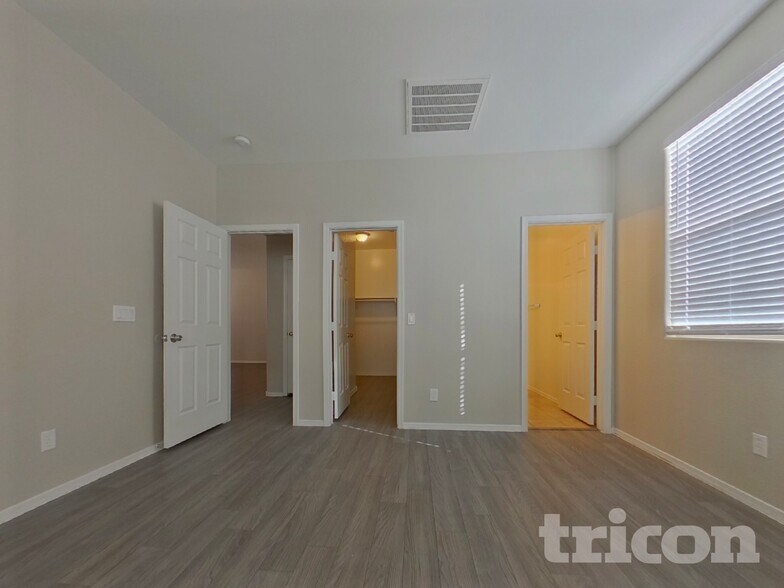 Building Photo - 7329 W Darrel Rd