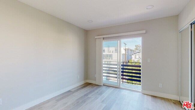 Building Photo - 236 Rosemont Ave