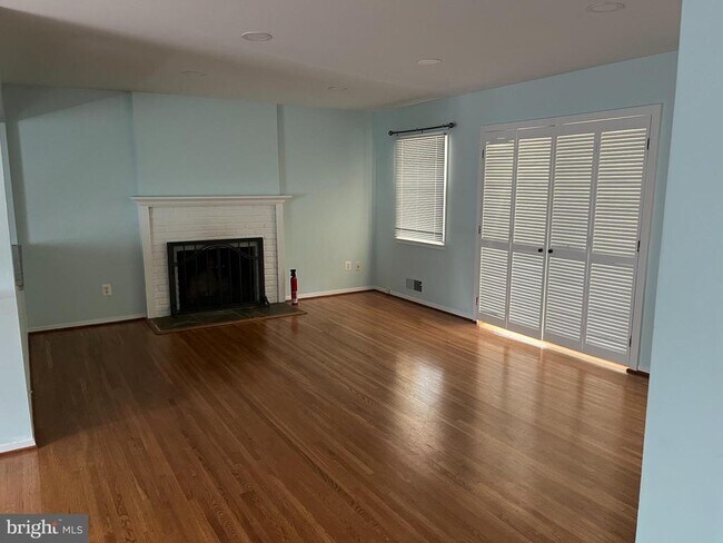 Building Photo - 5608 Heming Ave