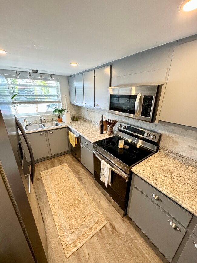 Building Photo - 1861 SE 4th St