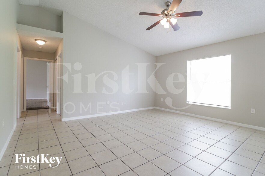 Building Photo - 6564 Viewpoint Ct