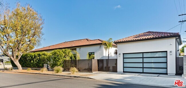 Primary Photo - 5059 Hesperia Ave