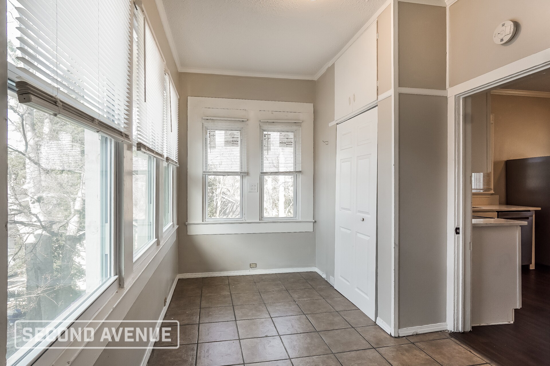 Building Photo - 518 Oak Pl