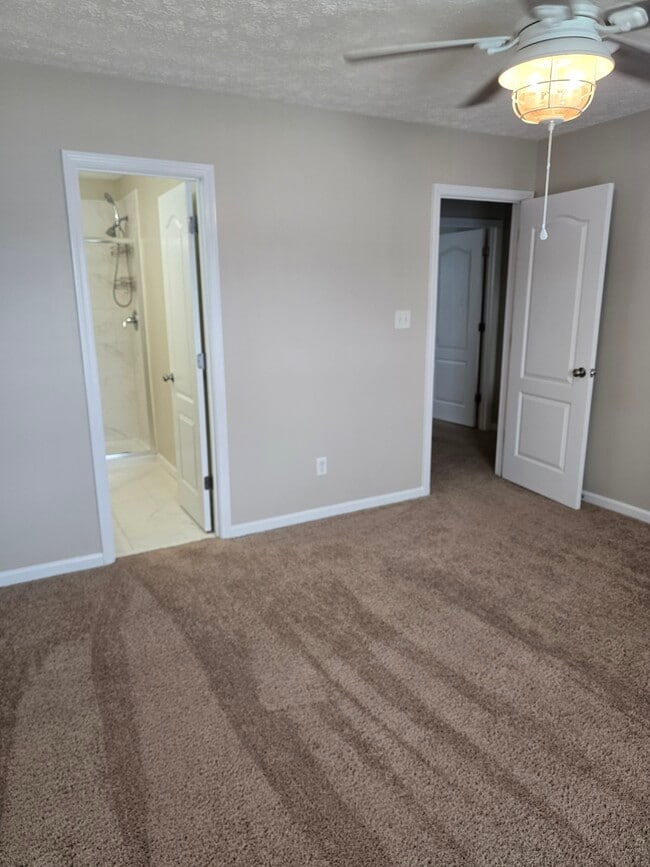 Building Photo - 102 Glen Cannon Dr