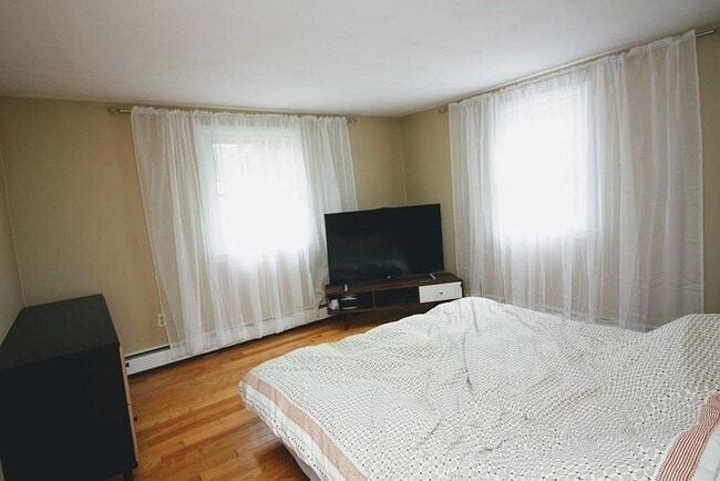 Building Photo - 17 Janet Cir