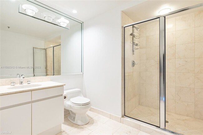 Building Photo - 2 br, 2.5 bath Condo - 808 Brickell Key Dr...