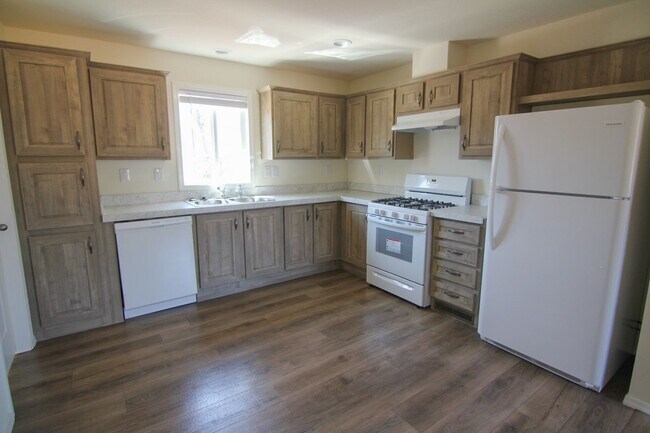 Building Photo - Manufactured Home for Rent in Paradise CA | 2 Bed, Newer Build, Cat Friendly