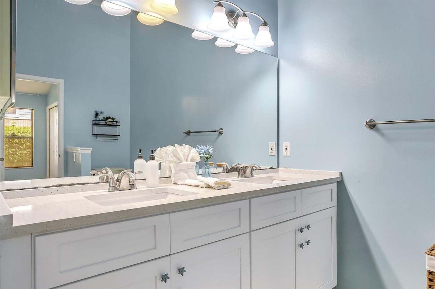 Building Photo - 4716 Windwood Dr