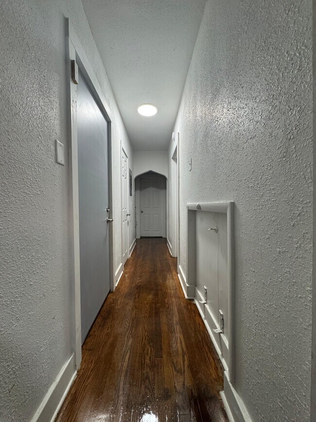 Building Photo - 542 N Scott St