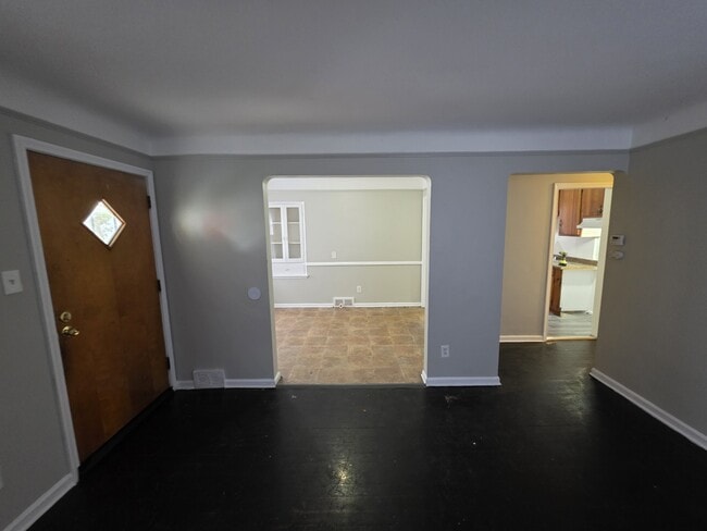 Building Photo - 8639 Minock St