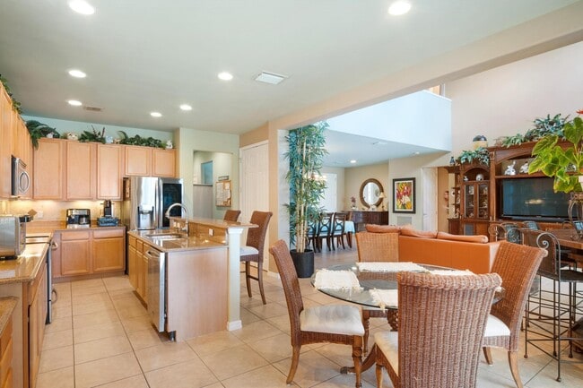 Kitchen Bar - 2046 Mandarin Ln