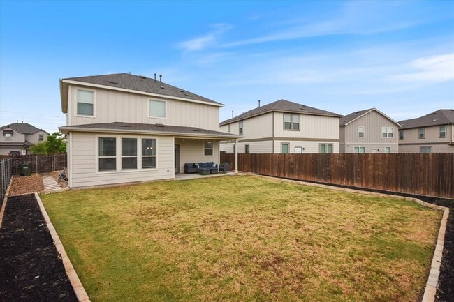 Building Photo - 210 Zuma Dr