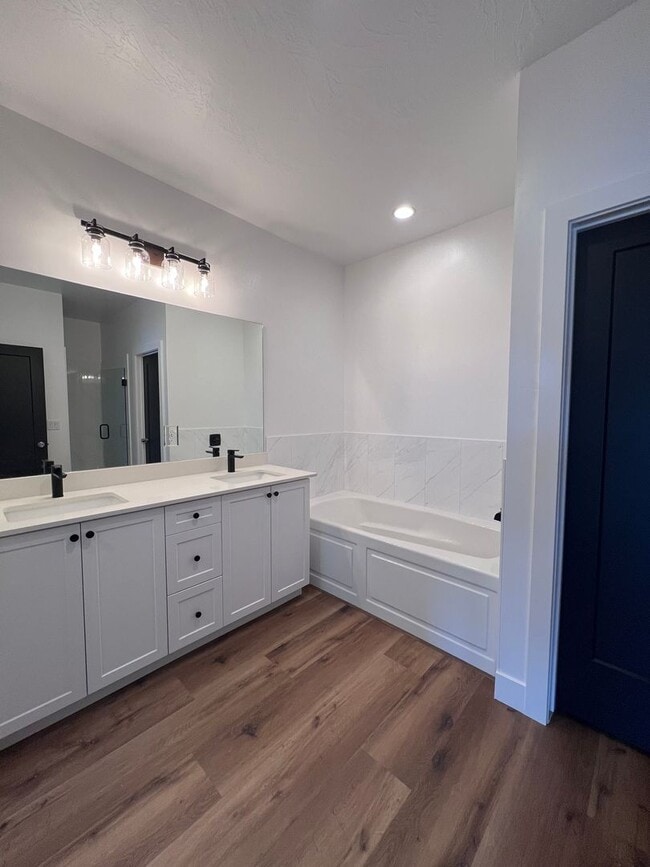 Building Photo - Stylish Desert Ridge Townhome with Modern Finishes & 2-Car Garage