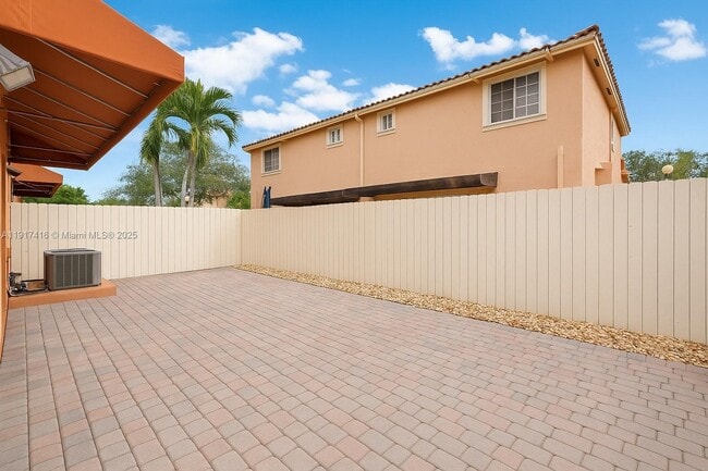 Building Photo - 9481 SW 78th Ave