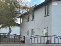 Building Photo - Charming 2BR Duplex in Surprise