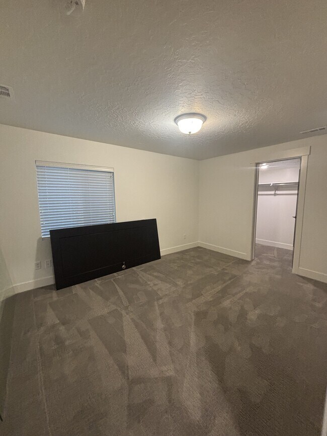 Building Photo - 6153 W Poplar View Dr