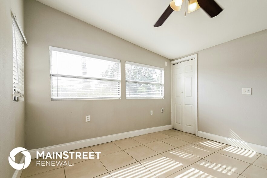 Building Photo - 3521 Schwalbe Dr