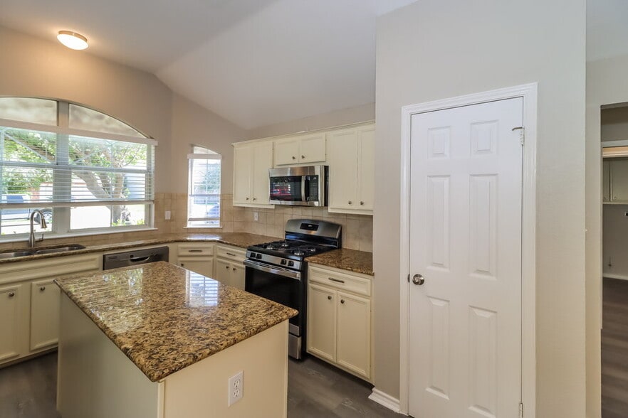 Building Photo - 1508 Cindy Ct