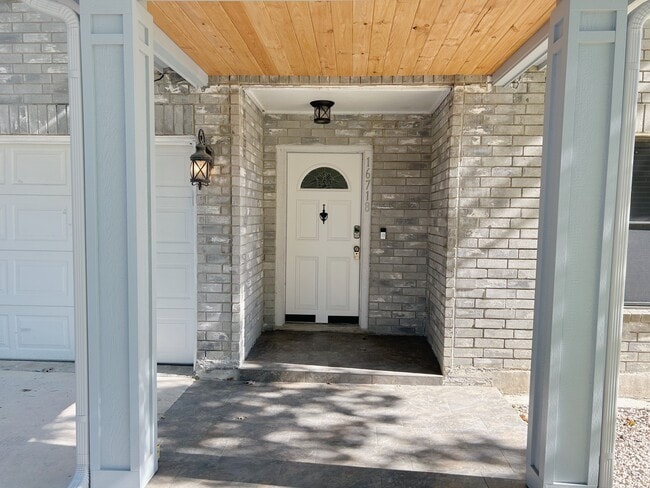 Building Photo - 16718 Stoney Glade