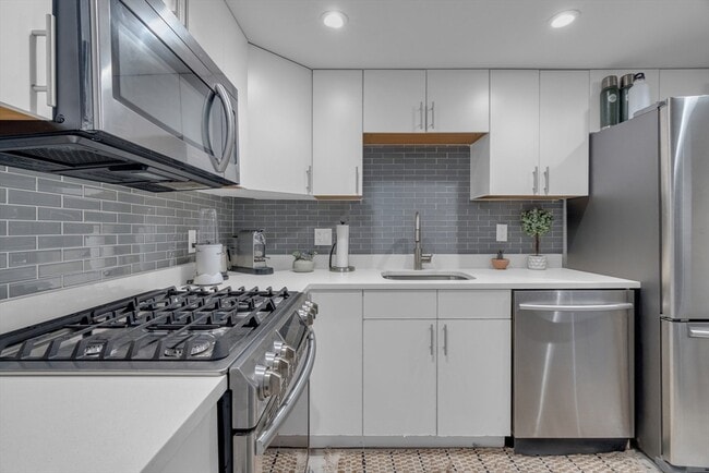 Building Photo - 15 Auburn St