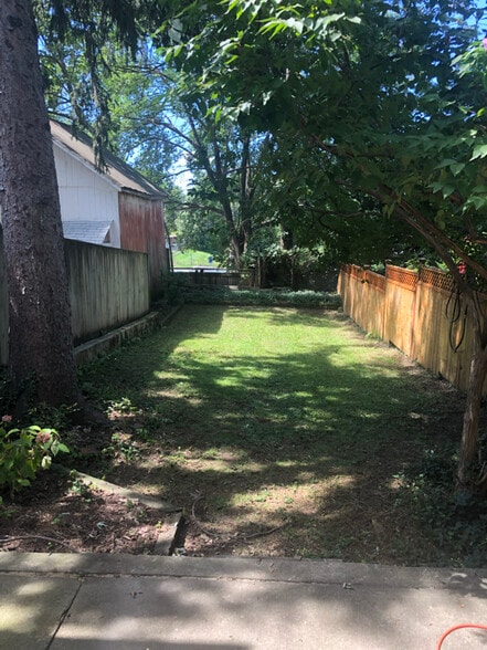 Building Photo - 229 S Market St