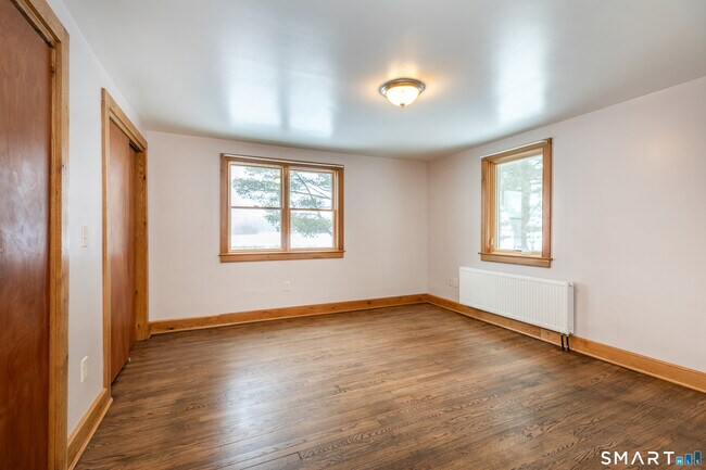 Building Photo - 14 Browns Ln