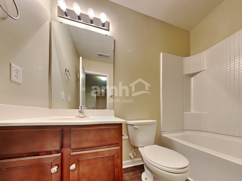 Building Photo - 251 Old Carolina Dr