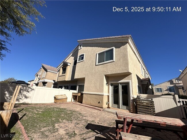 Building Photo - 3413 Robust Robin Pl