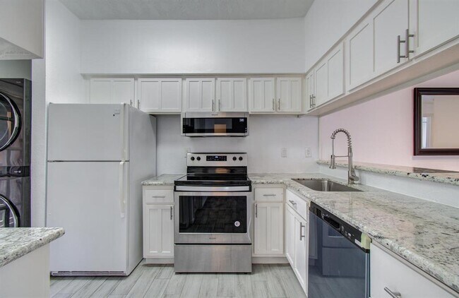 Building Photo - 716 Bering Dr