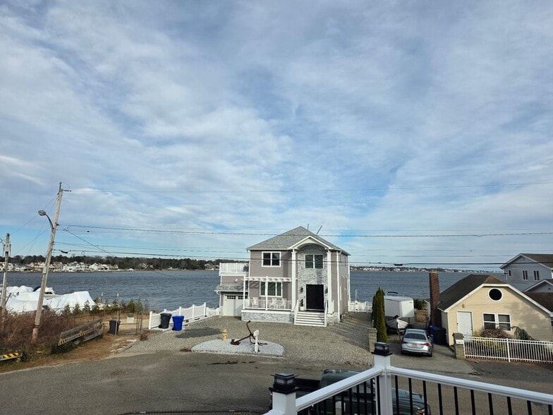 Building Photo - 596 Kingfisher Cir