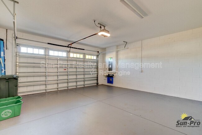 Building Photo - 301 Low Tide Ln