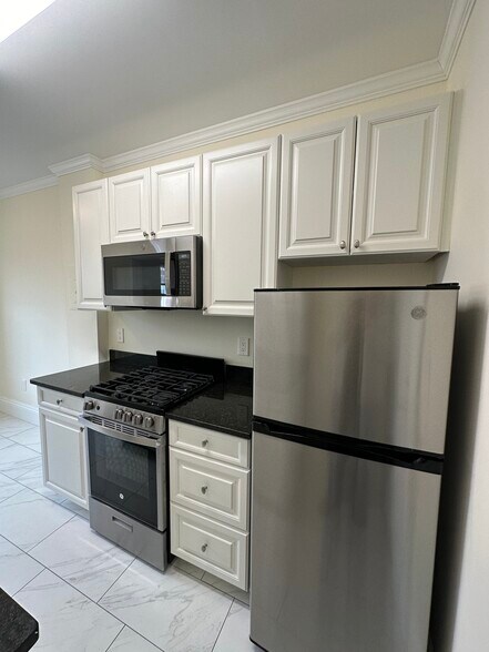 Building Photo - 3 Chauncy Ln