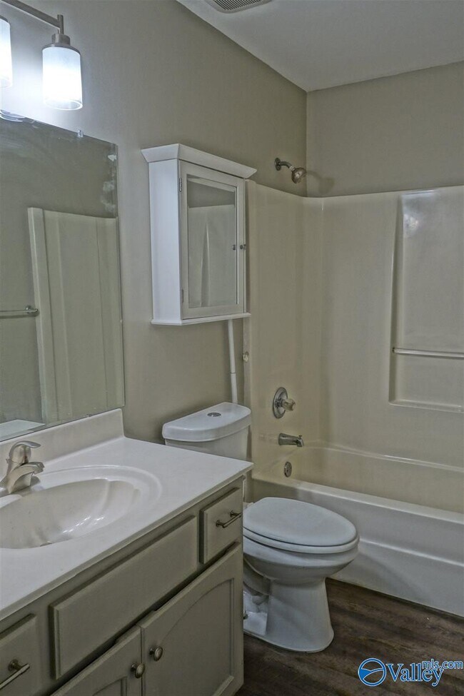 Building Photo - 212 Turnbrook Dr SW