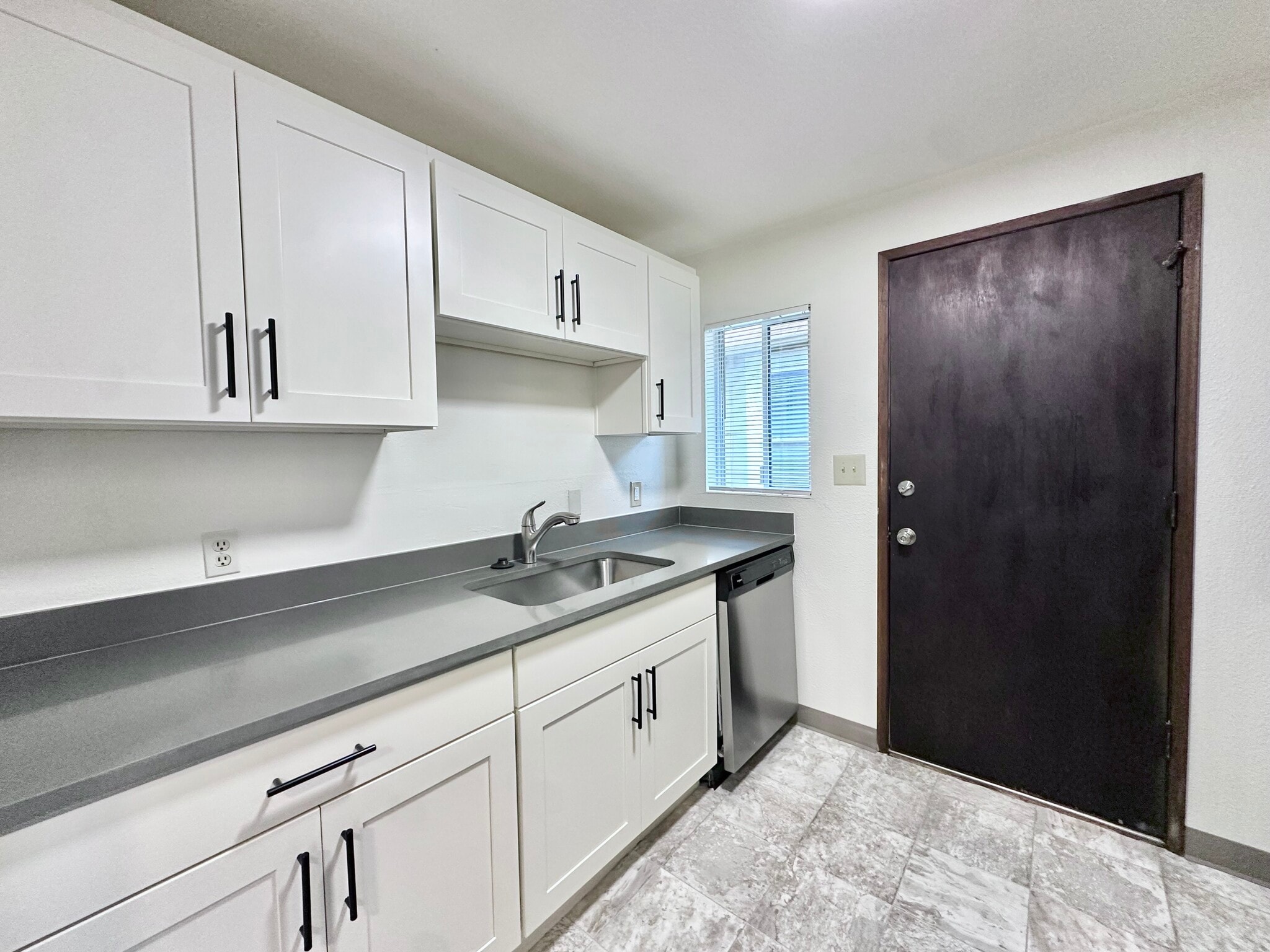 Building Photo - 4061 28th Ave SW