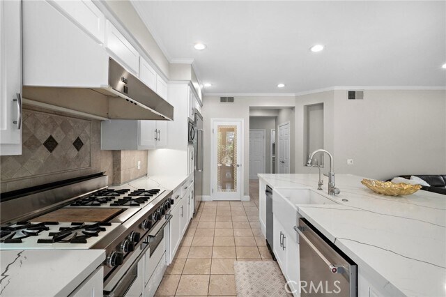 Building Photo - 22645 Hazeltine