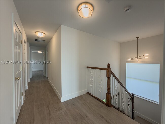 Building Photo - 5297 SW 183rd Ave