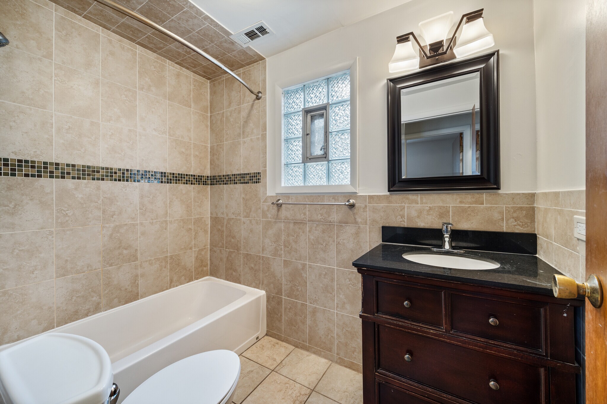 Building Photo - 1011 Garnett Pl