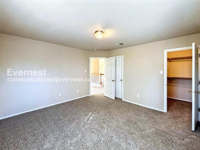 Building Photo - 3505 Fitzroy Ave