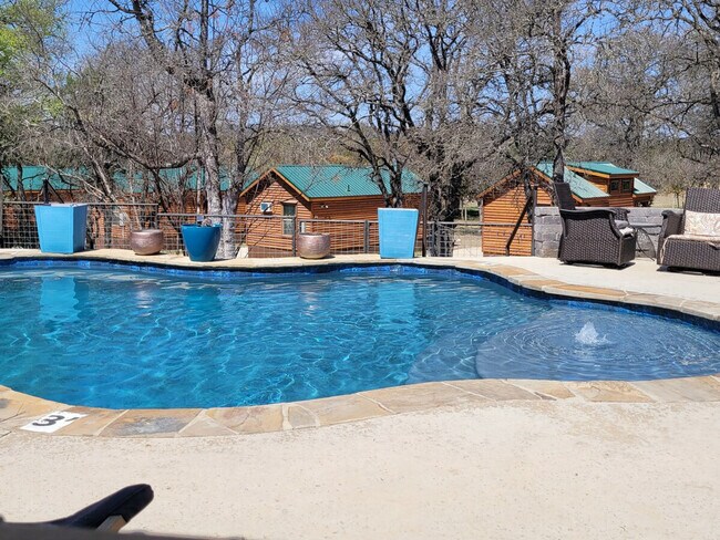 Building Photo - 299 Willow Springs Dr