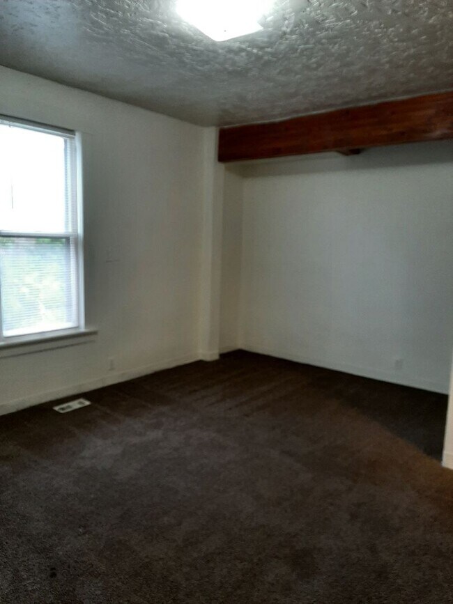 Building Photo - (1614 8th Ave)