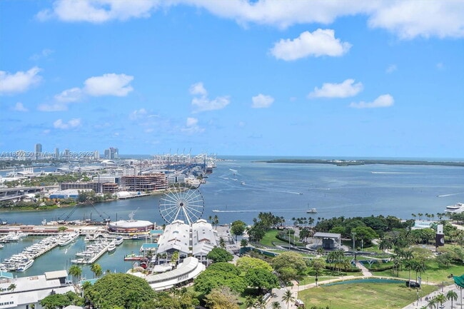 Building Photo - 398 NE 5th St