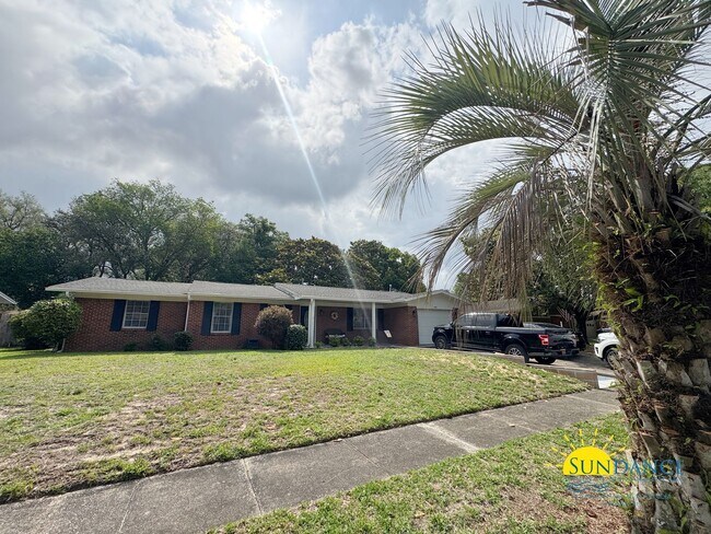 Building Photo - Updated 3-Bedroom Home in Fort Walton Beach!
