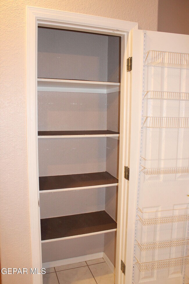 Building Photo - 221 Cloud Song E