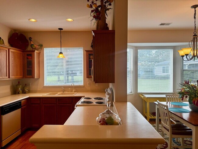 Building Photo - Furnished 2 Bed Townhome in Sun City Hilton Head