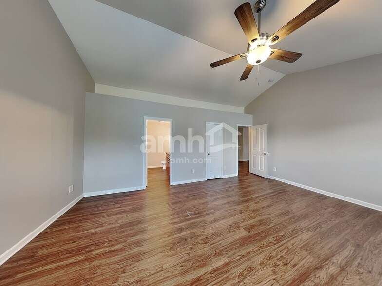 Building Photo - 4003 Saphire Ln